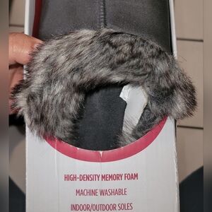 Dearfoams Cozy Memory Foam Slippers Gray Faux Fur Size 9 Indoor Outdoor